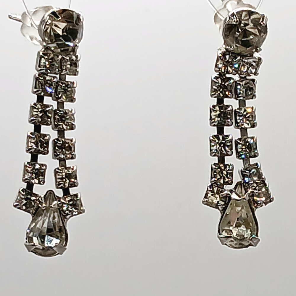 Elegant Silver Crystal Drop Earrings